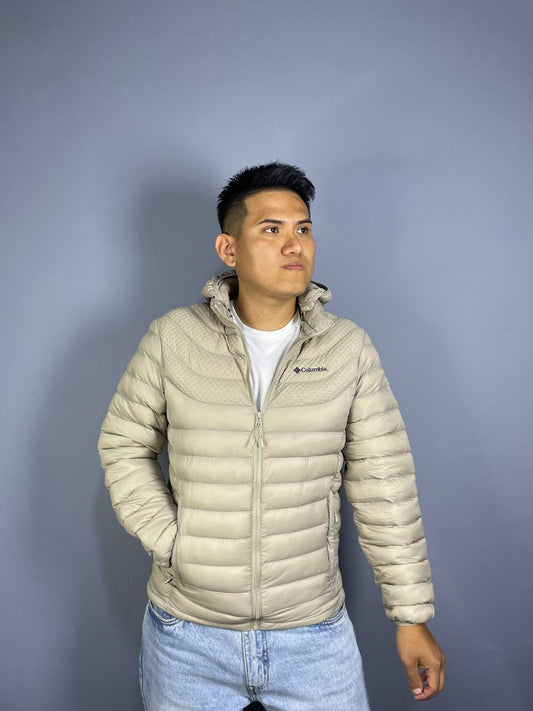 Casaca Columbia Hombre – Beige Ligera y Acolchada