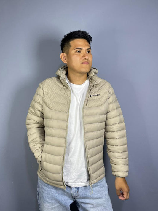 Casaca Columbia Hombre – Beige Ligera y Acolchada