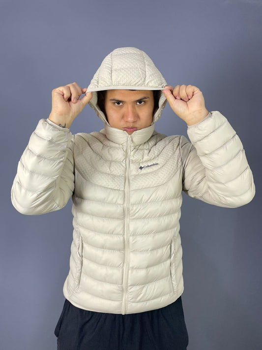 Casaca Columbia Hombre – Beige Ligera y Acolchada