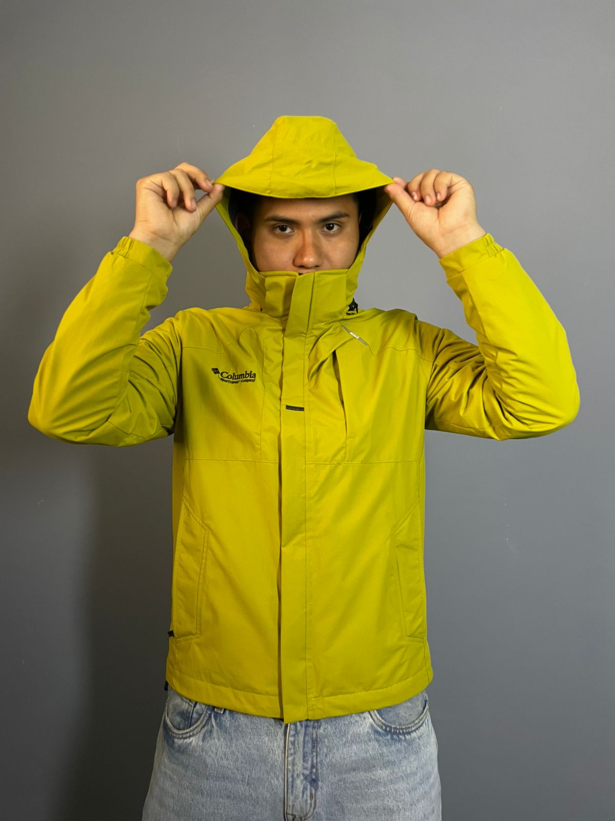 Casaca Cortavientos Montaña verde limon