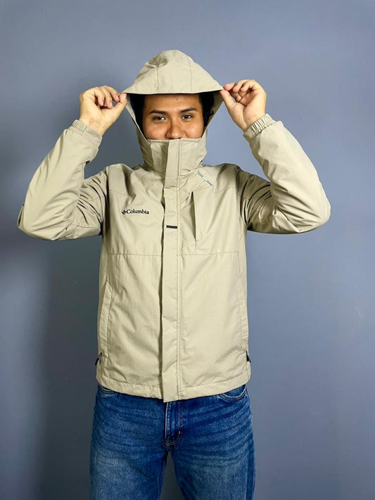 Casaca Cortavientos Montaña